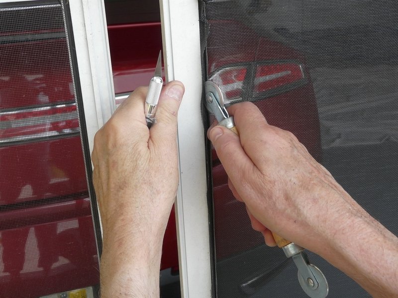 screen door repair